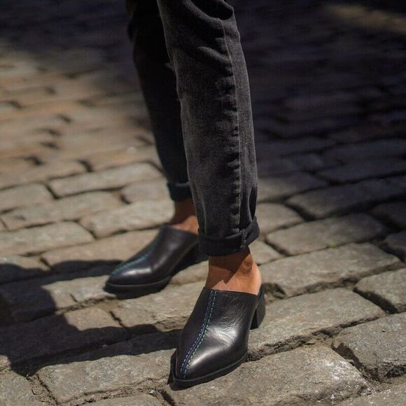NWT Sylven New York Black Cass Mule Blue Stitching Vegan Leather 40 - Picture 1 of 3